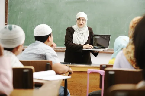 gcc teachers job